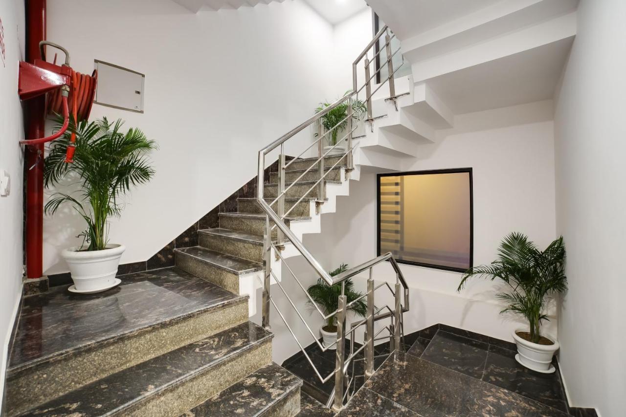 Oyo Townhouse 019 Anand Vihar Otel Yeni Delhi Dış mekan fotoğraf