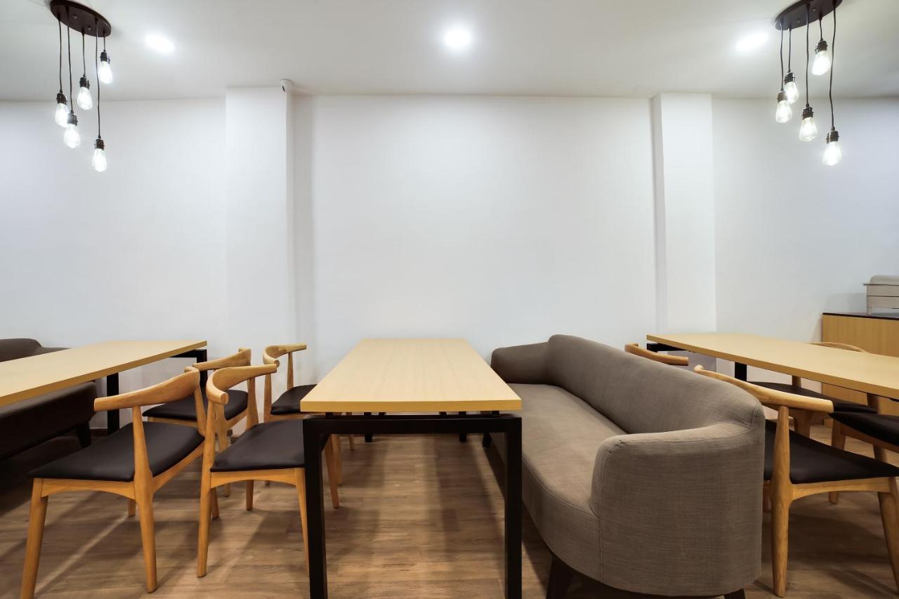 Oyo Townhouse 019 Anand Vihar Otel Yeni Delhi Dış mekan fotoğraf