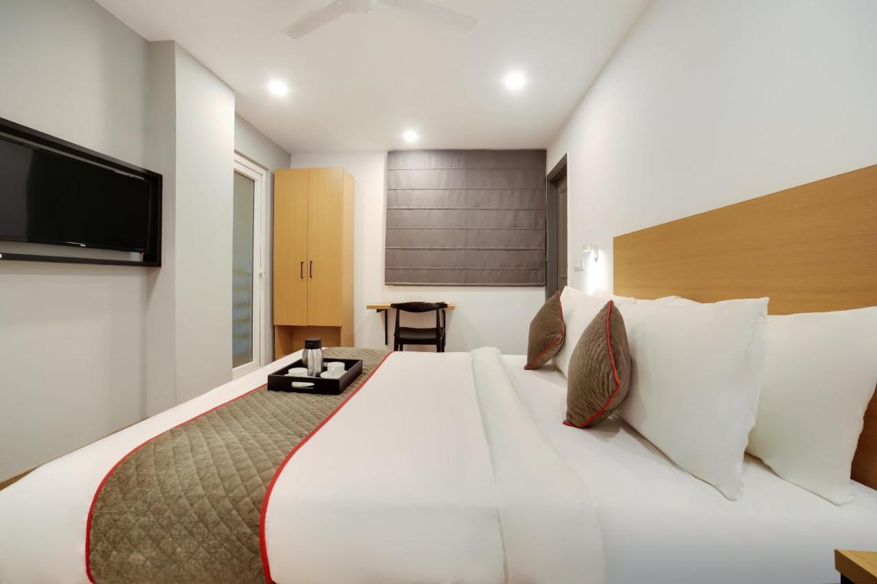 Oyo Townhouse 019 Anand Vihar Otel Yeni Delhi Dış mekan fotoğraf