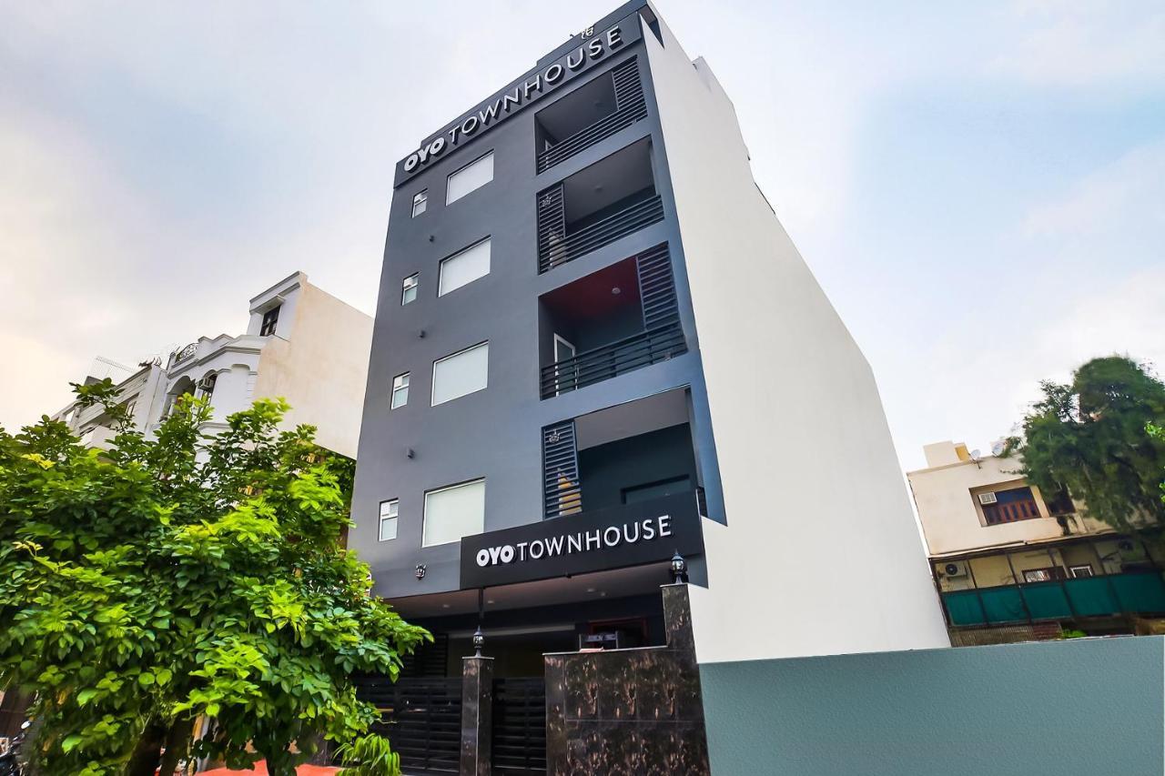 Oyo Townhouse 019 Anand Vihar Otel Yeni Delhi Dış mekan fotoğraf